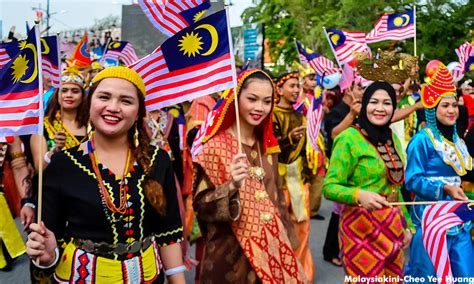 Malaysians Must Know the TRUTH: Malaysia Day celebrates unity of races, says Salleh