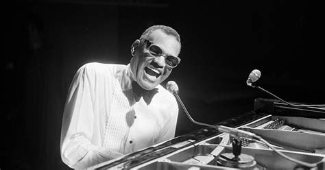 Top 15 Famous Blind Piano Players and Muscians of All Time