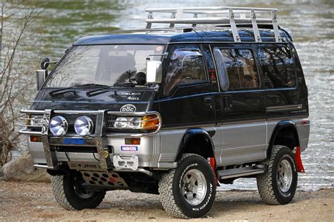 1992 Mitsubishi Delica Star Wagon Exceed 4x4 auction - Cars & Bids