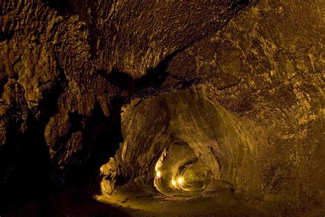 Free Stock photo of Inside Thurston Lava Tube in Hawaii Volcanoes Park | Photoeverywhere