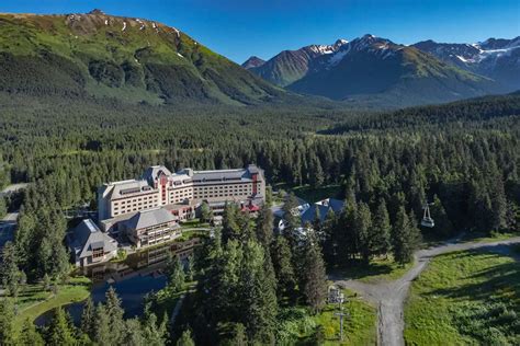 11 Best Resorts in Alaska for Unbeatable Outdoor Adventures