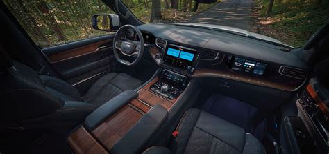 Grand Wagoneer Obsidian Interior 2024 - Cari Mariya