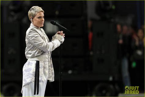 Pink Sings National Anthem at Super Bowl 2018 (Video): Photo 4027463 ...