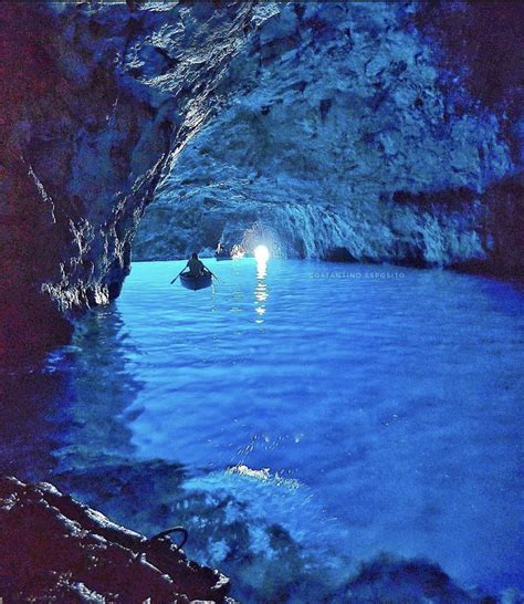 Grotta azzurra capri : r/ItalyPhotos