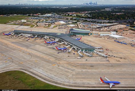 KHOU | Airport | Airport Overview | Timothy LaBranche | JetPhotos