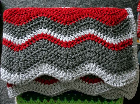 Hazel's Crochet: Snuggly Ripple Blanket