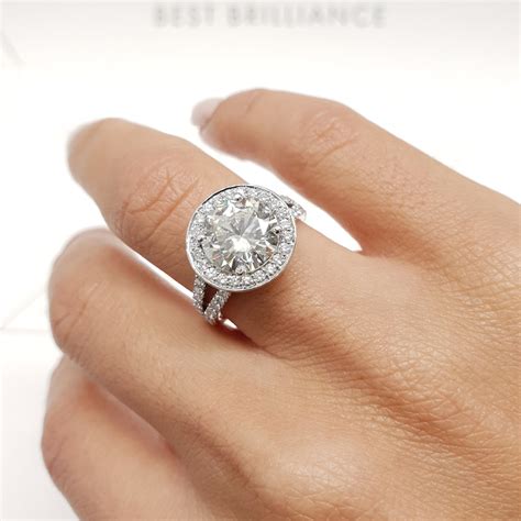 2 CARAT ROUND BRILLIANT CUT SPECIAL HALO DIAMOND RING - 14K WHITE GOLD