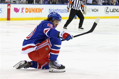 Artemi Panarin makes up for off series with Rangers' winner