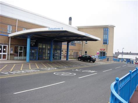 Outpatient Entrance to Sunderland Royal... © Brian Abbott cc-by-sa/2.0 :: Geograph Britain and ...