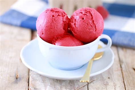 Homemade Raspberry Sorbet in 5 Minutes (No Machine) - Gemma’s Bigger ...