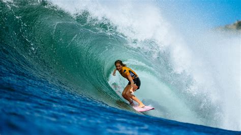 Stephanie Gilmore Surfer Bio | Age, Height, Videos & Results | World ...