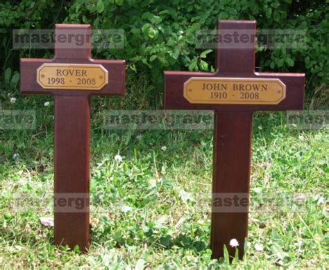 Wooden crosses/stake/grave markers (CROSS/CROSSLARGE)