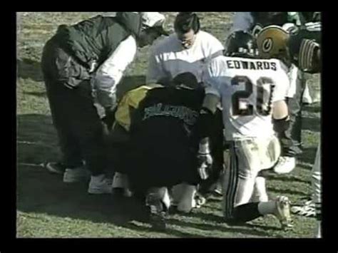 Sterling Sharpe Gets Career-Ending Injury - YouTube