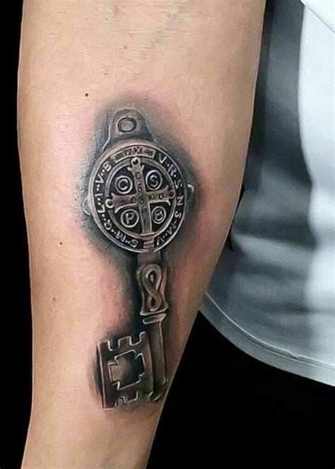 San Benito | Tatuaje llave, Tatuajes religiosos, Tatuaje de flecha y ...