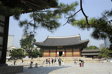 Deoksugung palace | Seoul | Pictures | Korea, South in Global-Geography