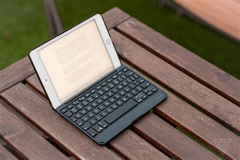 This iPad mini keyboard makes for a surprisingly great tiny laptop ...