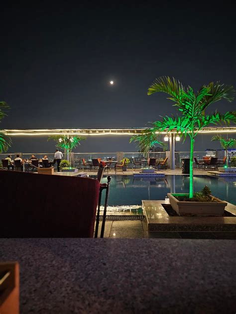 Le Meridien Hyderabad Pool: Pictures & Reviews - Tripadvisor