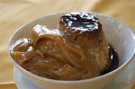 File:Flan con dulce de leche 2.jpg - Wikipedia