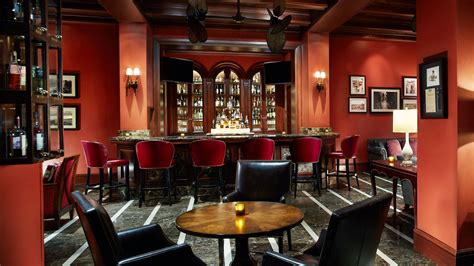 Miami's Best Cigar Lounges: Ideal Places for a Luxurious Smoke