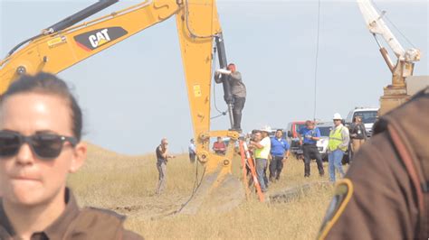 North Dakota Pipeline Controversy: Work Crews Destroy Sacred Lands ...