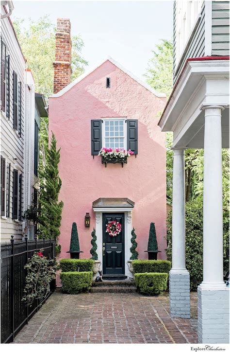 13 Beautiful Photos of Charleston's Historic Homes - Explore Charleston Blog #historichomes 13 ...