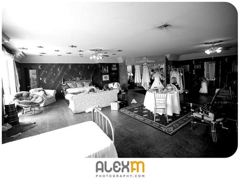 Castle On The Lake: East Texas Wedding Venue | AlexM Photography