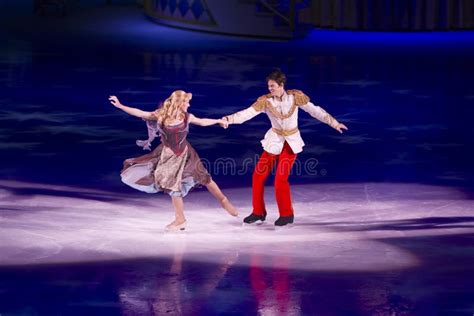 Cinderella And Prince Charming Disney On Ice Editorial Photo - Image ...