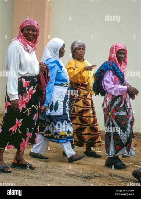 Muslim women in Blantyre, Malawi, Central Africa Stock Photo - Alamy