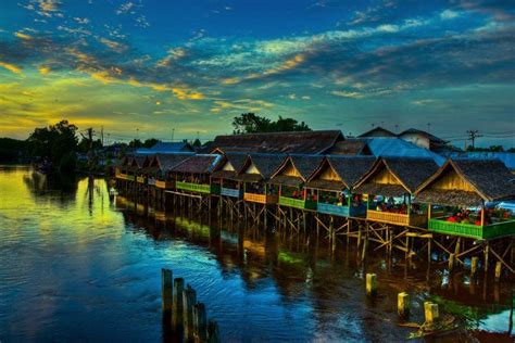 Kapuas River at west Borneo | Beautiful places, Amazing adventures ...