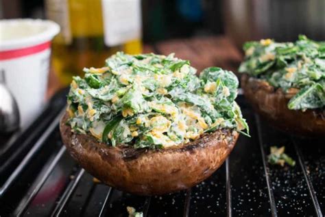 Spinach Stuffed Mushrooms - Recipe Review by The Hungry Pinner