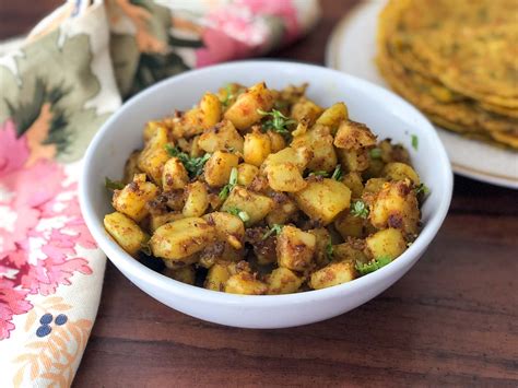 Sukhi Aloo Sabzi Recipe (Spiced Potato Stir Fry) by Archana's Kitchen