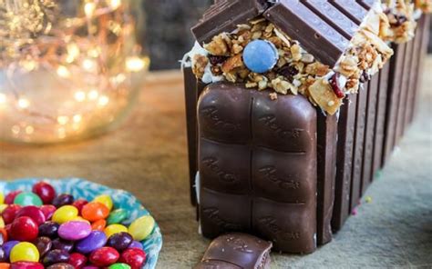 KIT KAT House | Chocolate house, Holiday chocolate, Holiday recipes christmas