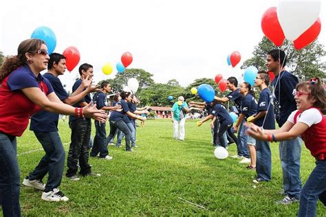 Students Participate in Water Balloon Toss Contest | Garden party games ...