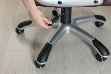 How To Lock the Office Chair Height? 3 Different Types Are Covered - ToErgonomics