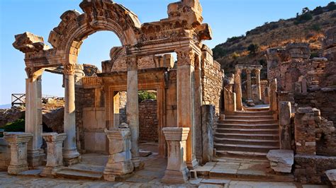 Ancient ruins in Ephesus, Kuşadası, Turkey | Windows Spotlight Images