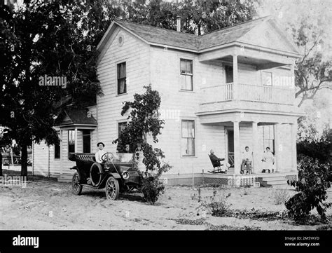 Midwestern farm house Black and White Stock Photos & Images - Alamy