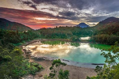 Telaga Warna Dieng Indonesia Stock Image - Image of warna, plateu: 102134645