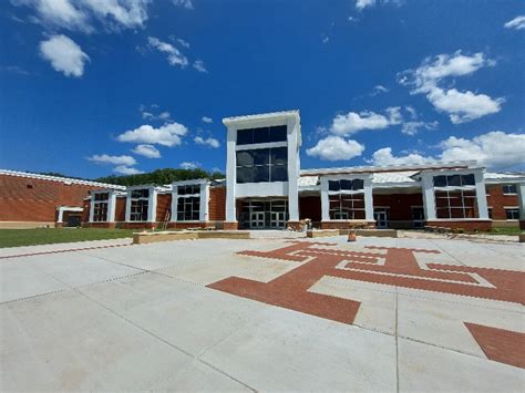 New Herbert Hoover High School set to open its doors for first day of school - WV MetroNews