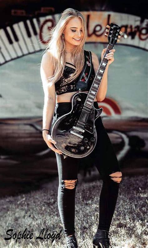 Sophie Lloyd in 2020 | Heavy metal girl, Female guitarist, Women of rock