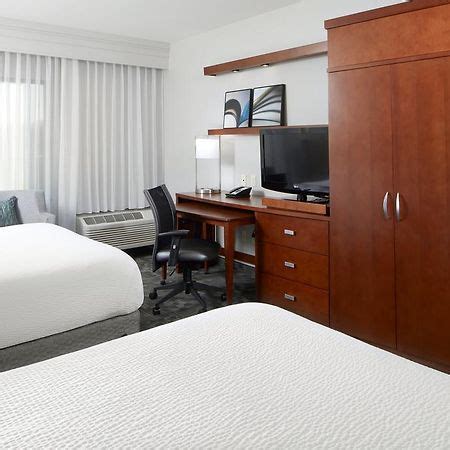 Courtyard Pittsburgh Airport Settlers Ridge Hotel Expert Review: What To Expect From Your Stay ...