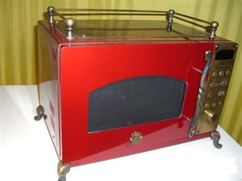 Vintage microwave oven