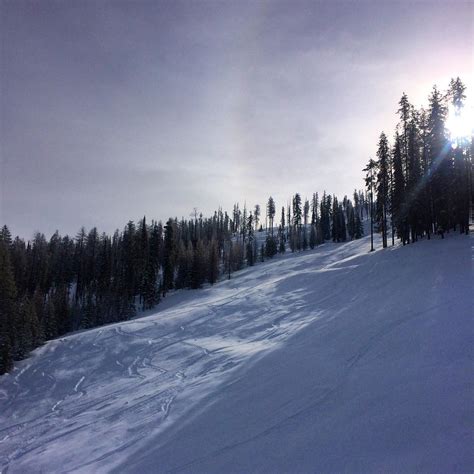 49 Degrees North Mountain Resort | Ski Trip Deals, Snow Quality, Forecast