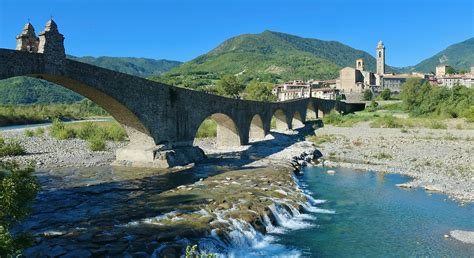 Bobbio, the bridge behind the Mona Lisa