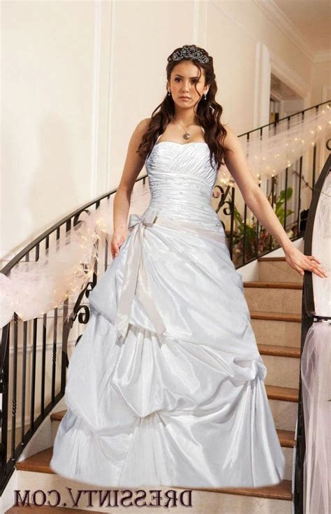 Elena Gilbert Wedding Dress | Nina dobrev vampire diaries, Vampire diaries outfits, Vampire diaries