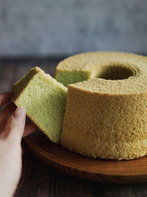 Simple and Delicious Pandan Chiffon Cake Recipe - The Bakeanista