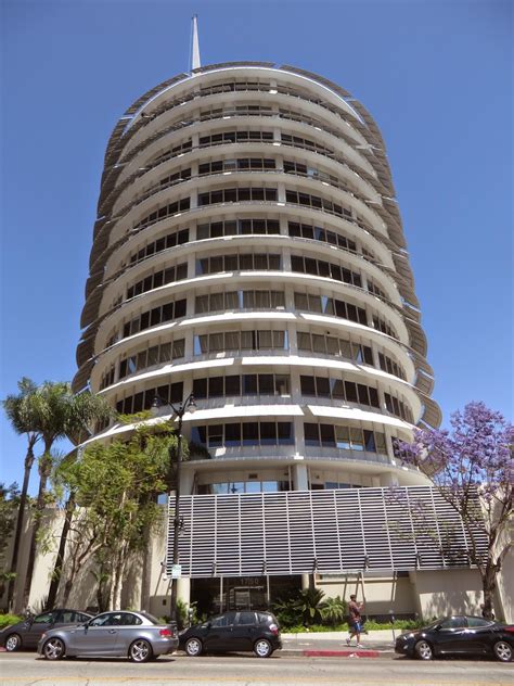 EntreVoir: Capitol Records Building