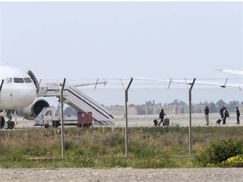 EgyptAir Hijacking Ends With Suspect's Arrest, Hostages Freed - ABC News