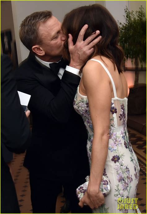 Daniel Craig Kisses Wife Rachel Weisz at 'Spectre' Premiere!: Photo 3491763 | Ben Whishaw ...