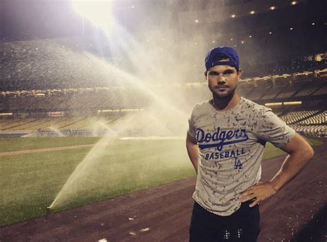 15 Reasons To Follow Taylor Lautner On Instagram