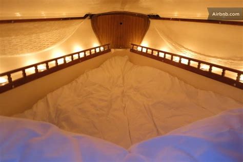 Here's Some Teeny Tiny Seattle-Area Rentals To Get Cozy In | Sailboat interior, Boat interior ...